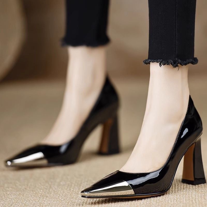 FHC 2025, Yeni Kare Metal Buru - Leather Work Outfit incelemesi ve fiyatı